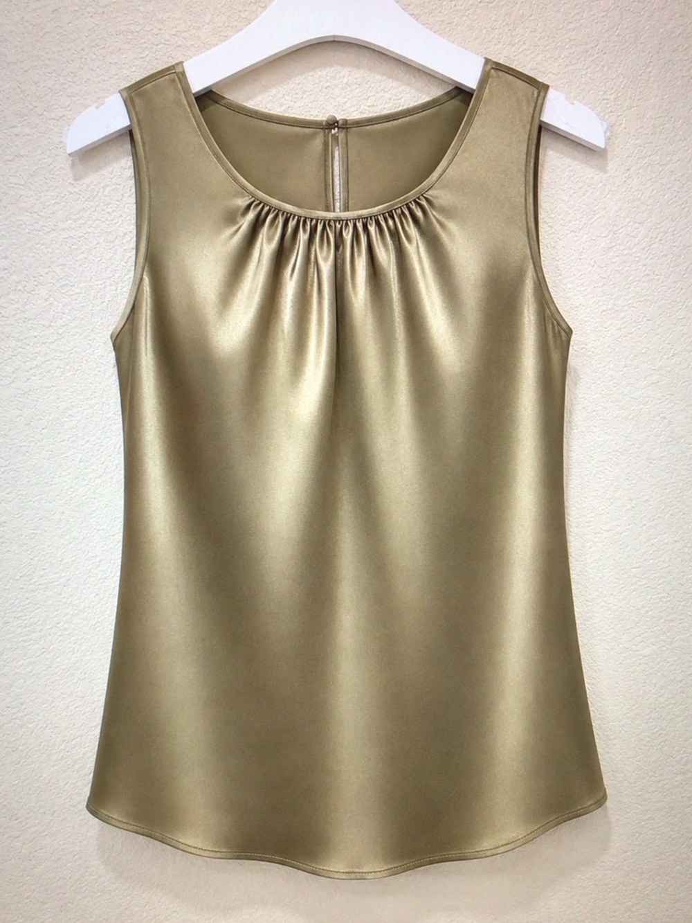 Y2K Lafayette 148 New York Metallic Gold Satin Sleeveless Top